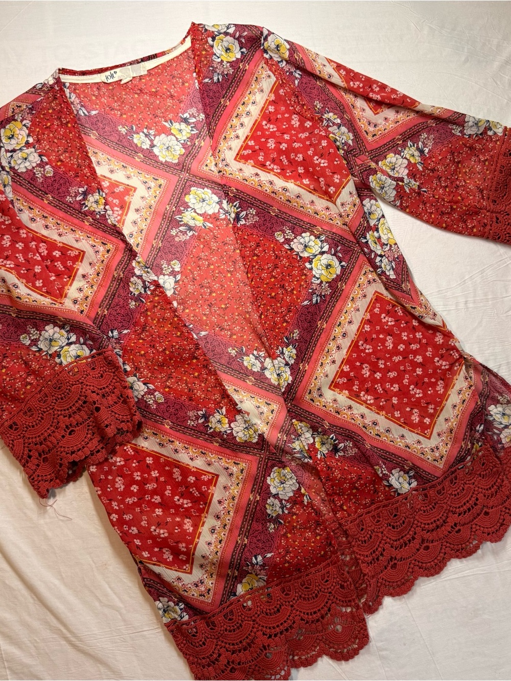 Jolt Coral Floral Open-Front Kimono